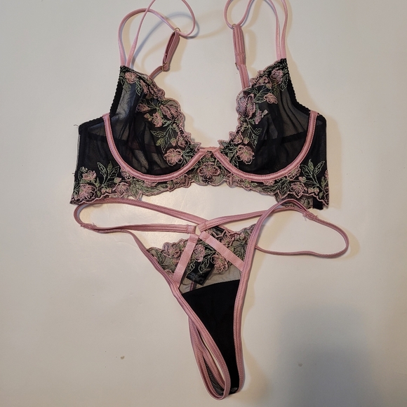 Black pink embroidery bra and thong panty set - Picture 1 of 4